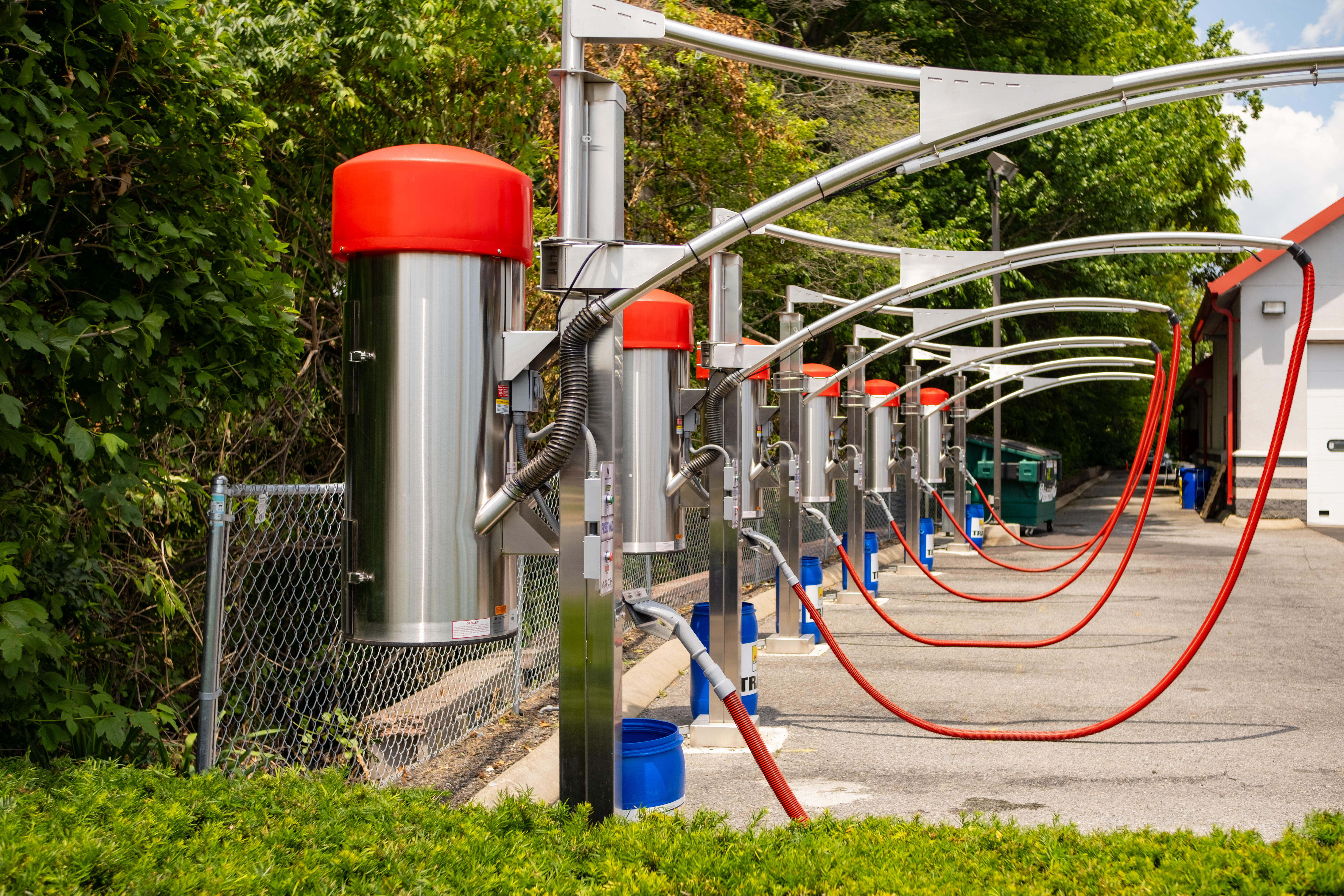 Vacuum stations and air wands
